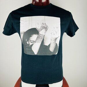 Rhianna Attitude Middle Finger Medium T-Shirt Shirt